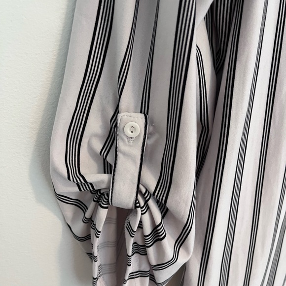 White and black blouse3 for 30$ - Picture 2 of 4